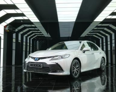 Nội thất Toyota Camry 2022: Hình ảnh, giá lăn bánh và ưu đãi mới nhất