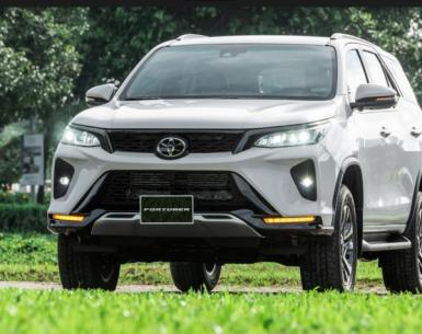 Toyota 7 chỗ Fortuner: Giá niêm yết và ưu đãi mới nhất (tháng 11/2022)