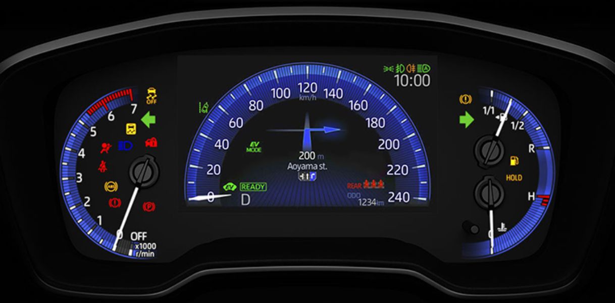  Cụm đồng hồ hiện đại, dễ nhìn trên taplo Toyota Corolla Altis