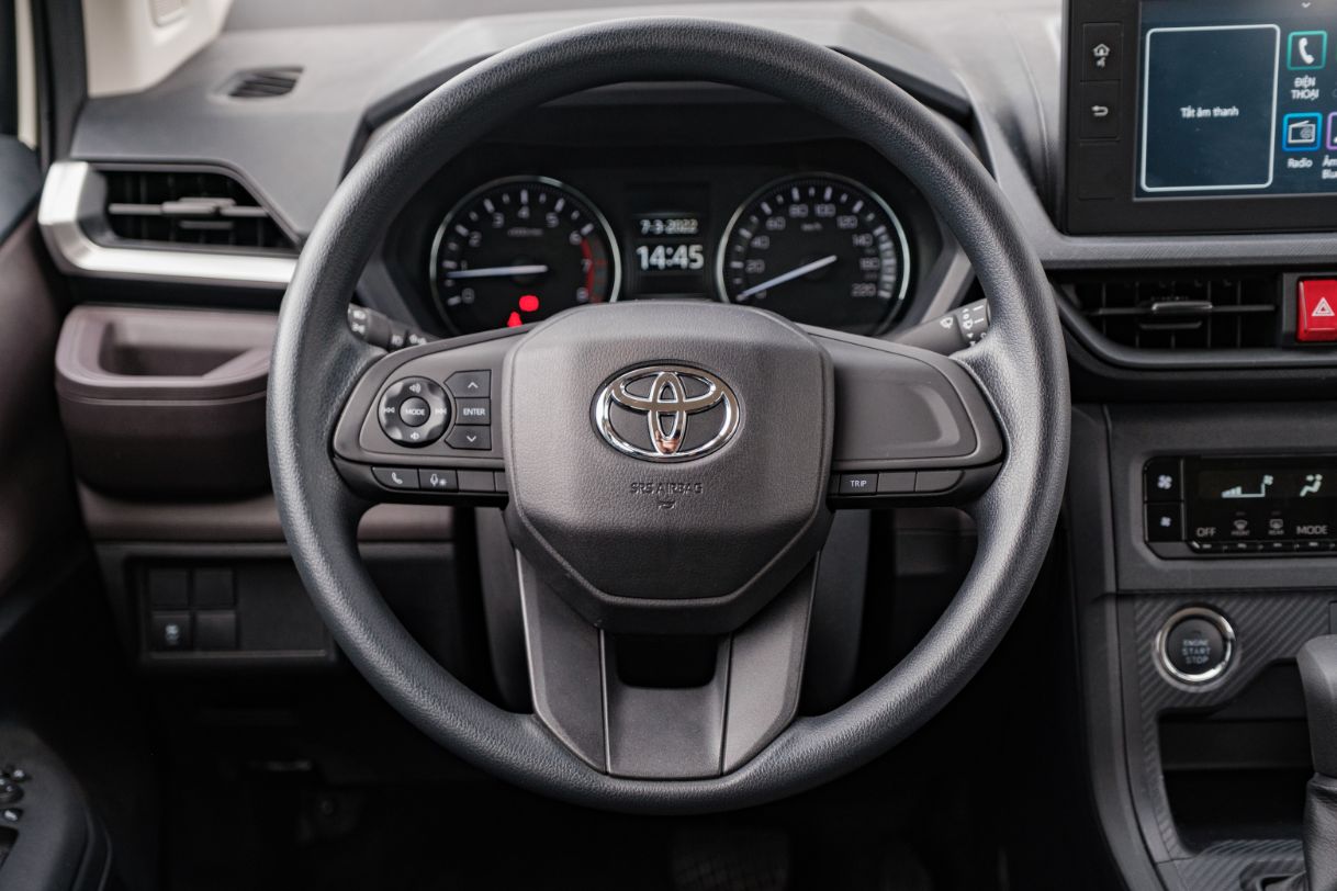 Vô lăng của Toyota Avanza nội thất